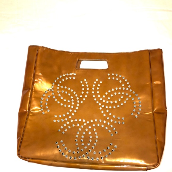 Authentic CHANEL CC Logo Patent Leather Perforated Large tote & Pouch 2Pc Set - Picture 3 of 17